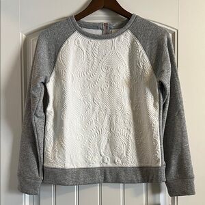 NWT Target A New Day Gray and White Women's Sweatshirt Size XS